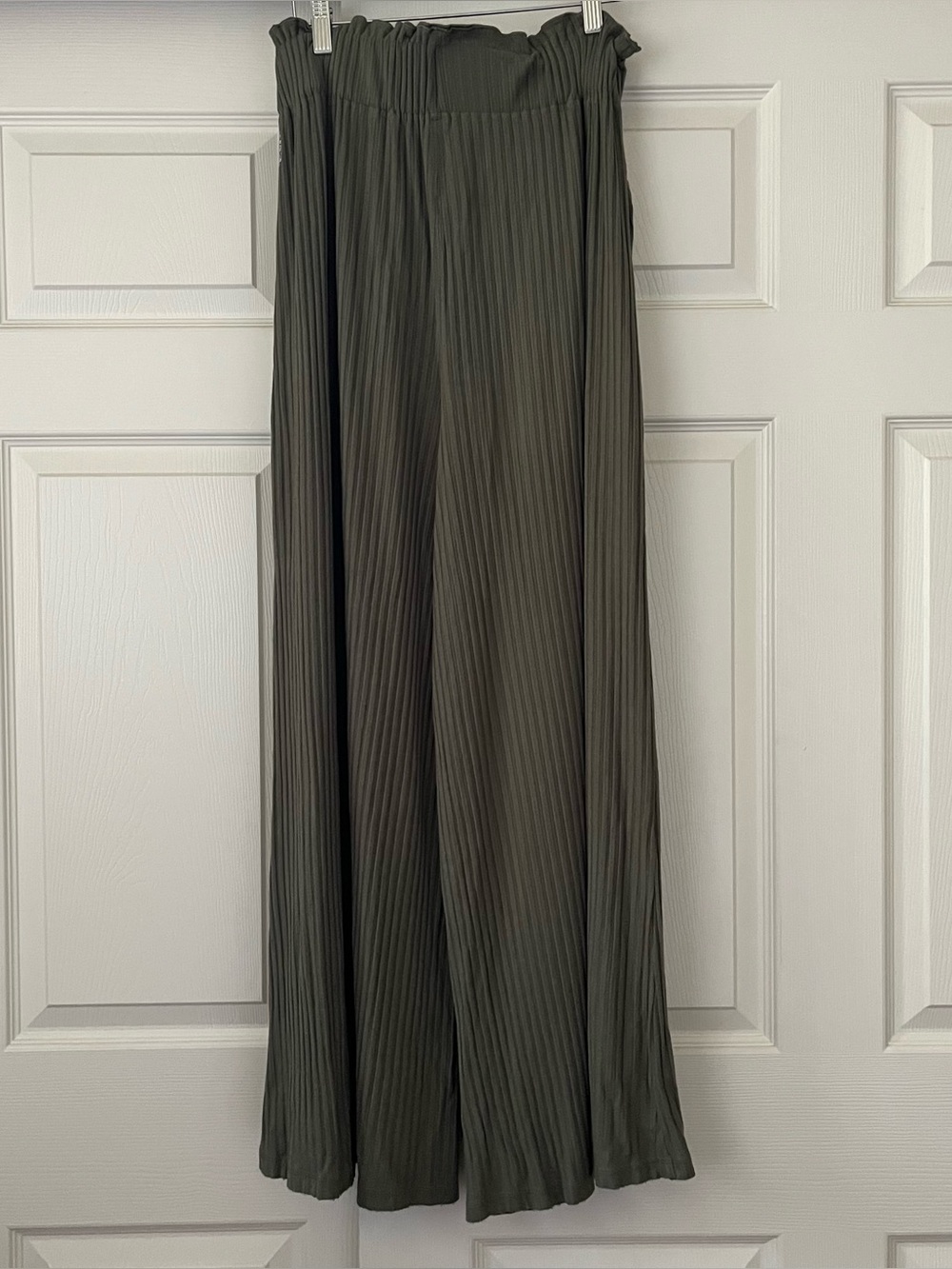 Free People FP Movement Blissed Out Wide Leg Pant Small Olive Green Yoga Stretch - Picture 4 of 11